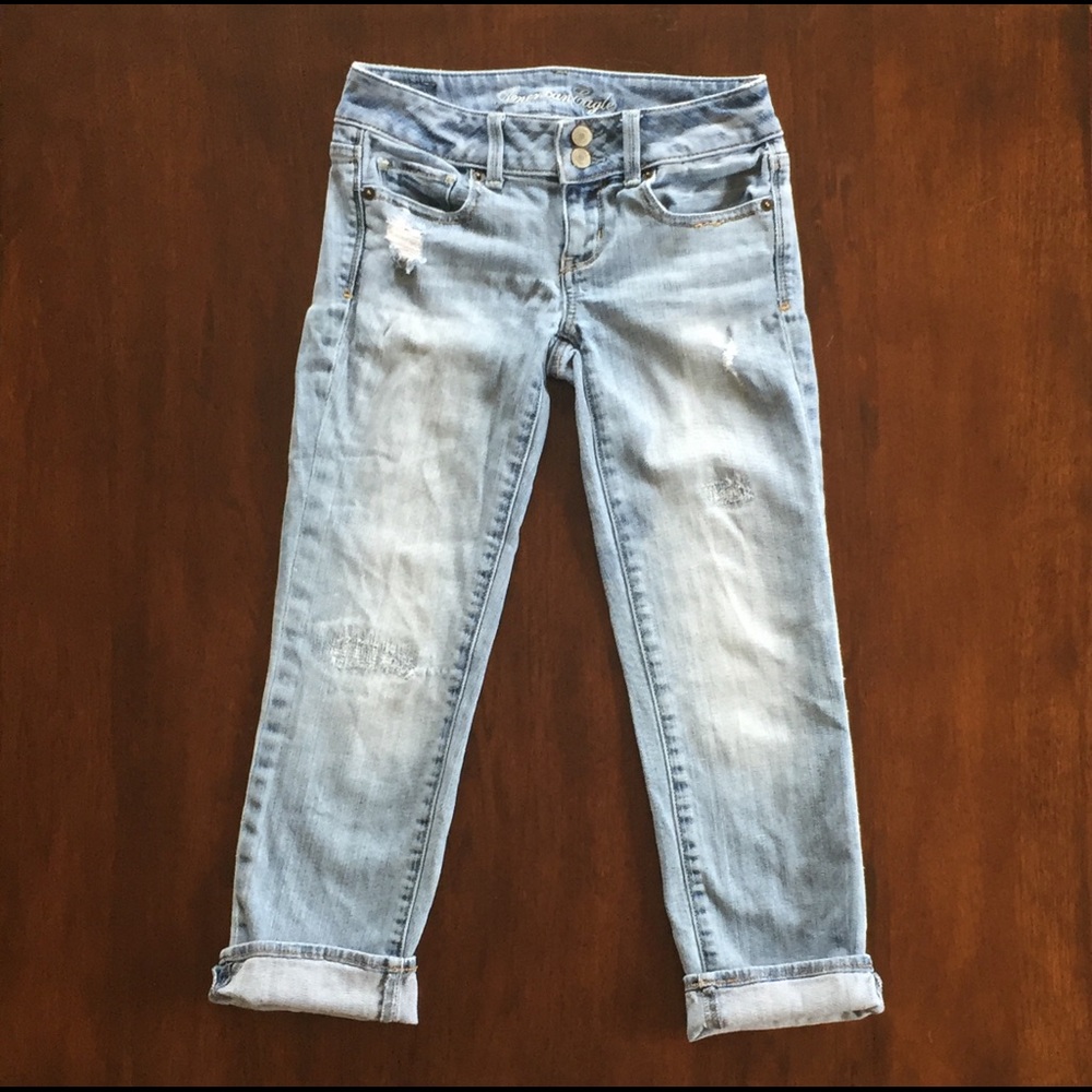 Size 0 Light Wash Cropped Jeans